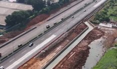 Diduga Proyek Drainase Tak Sesuai Bestek, Banjir Rendam Tol Tangerang–Merak KM 25