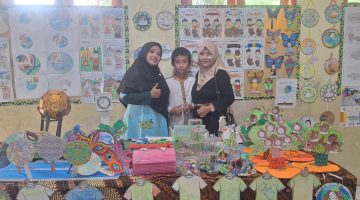 GALI KREATIVITAS SEJAK DINI LEWAT PAMERAN KARYA SENI DI SEKOLAH SDIT INDRA BANGSA